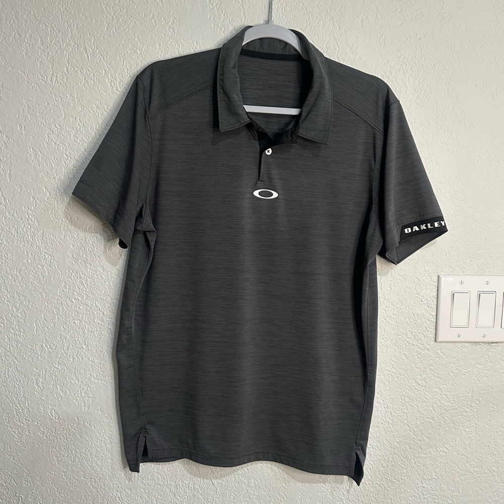 Oakley Gray and Black Short Sleeve Performance Polo Shirt with Sleeve Logo SizeL